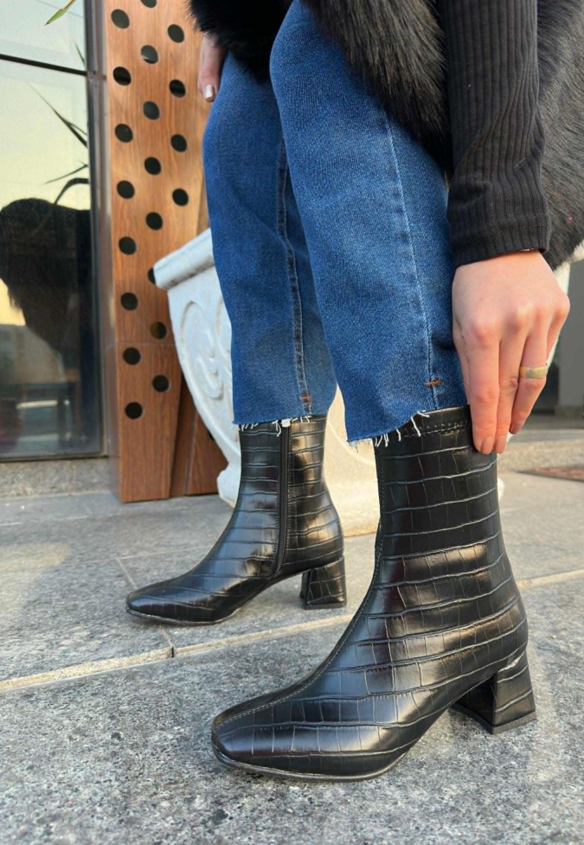 Women's Black Leather Patterned Heeled Boots - STREETMODE™