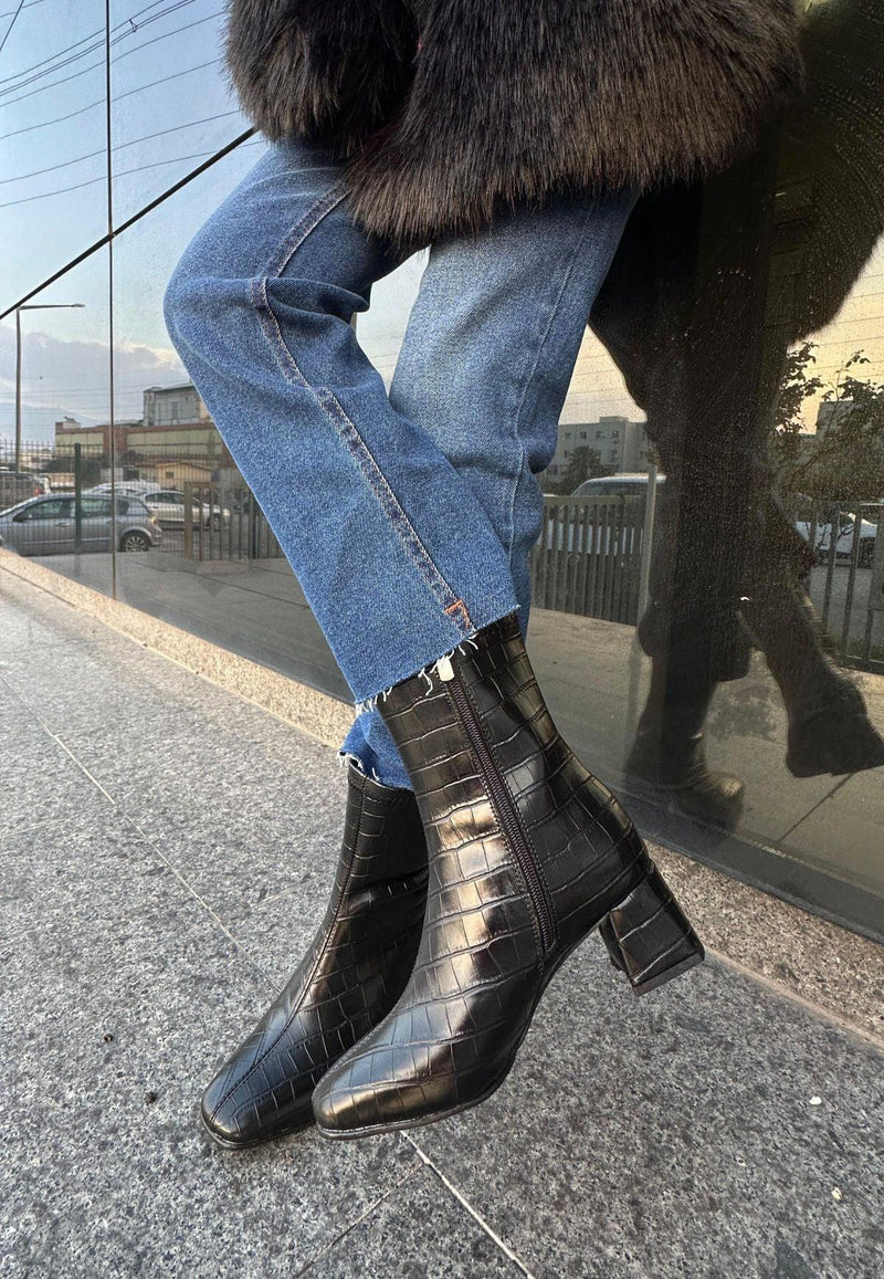 Women's Black Leather Patterned Heeled Boots - STREETMODE™