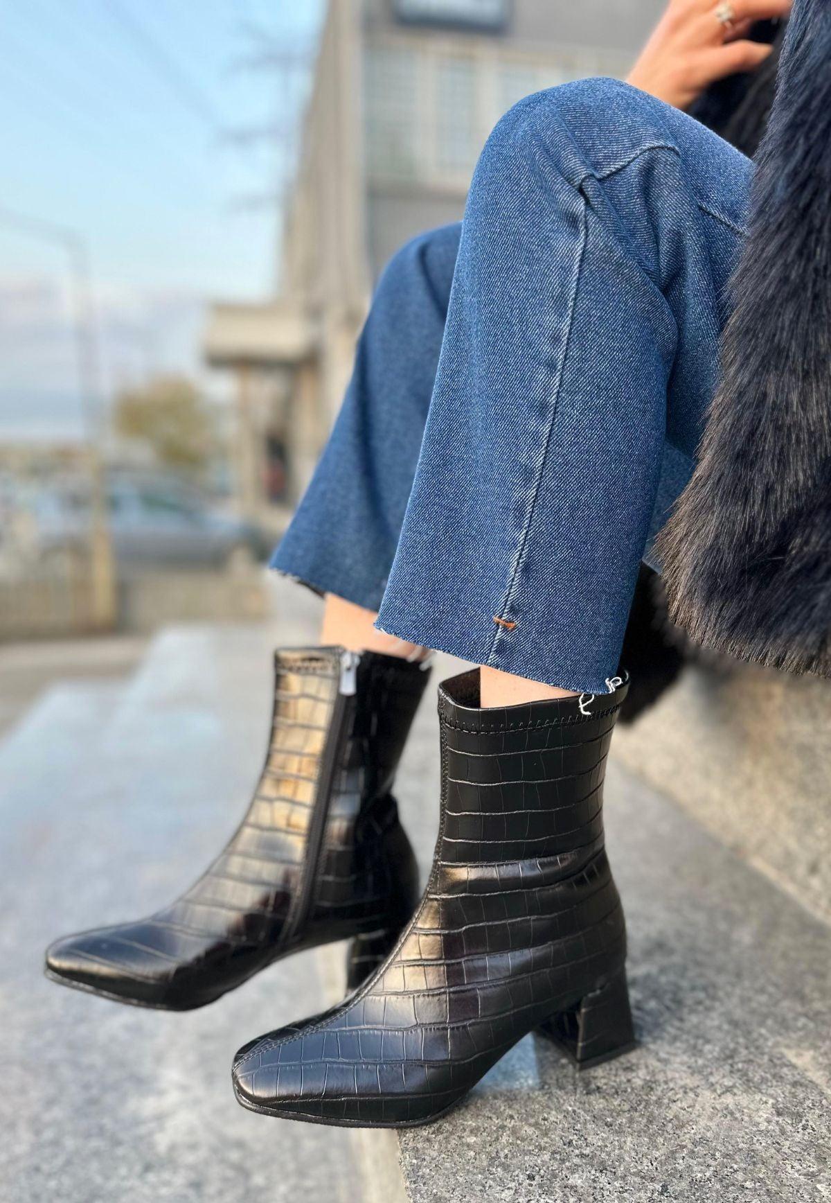 Women's Black Leather Patterned Heeled Boots - STREETMODE™