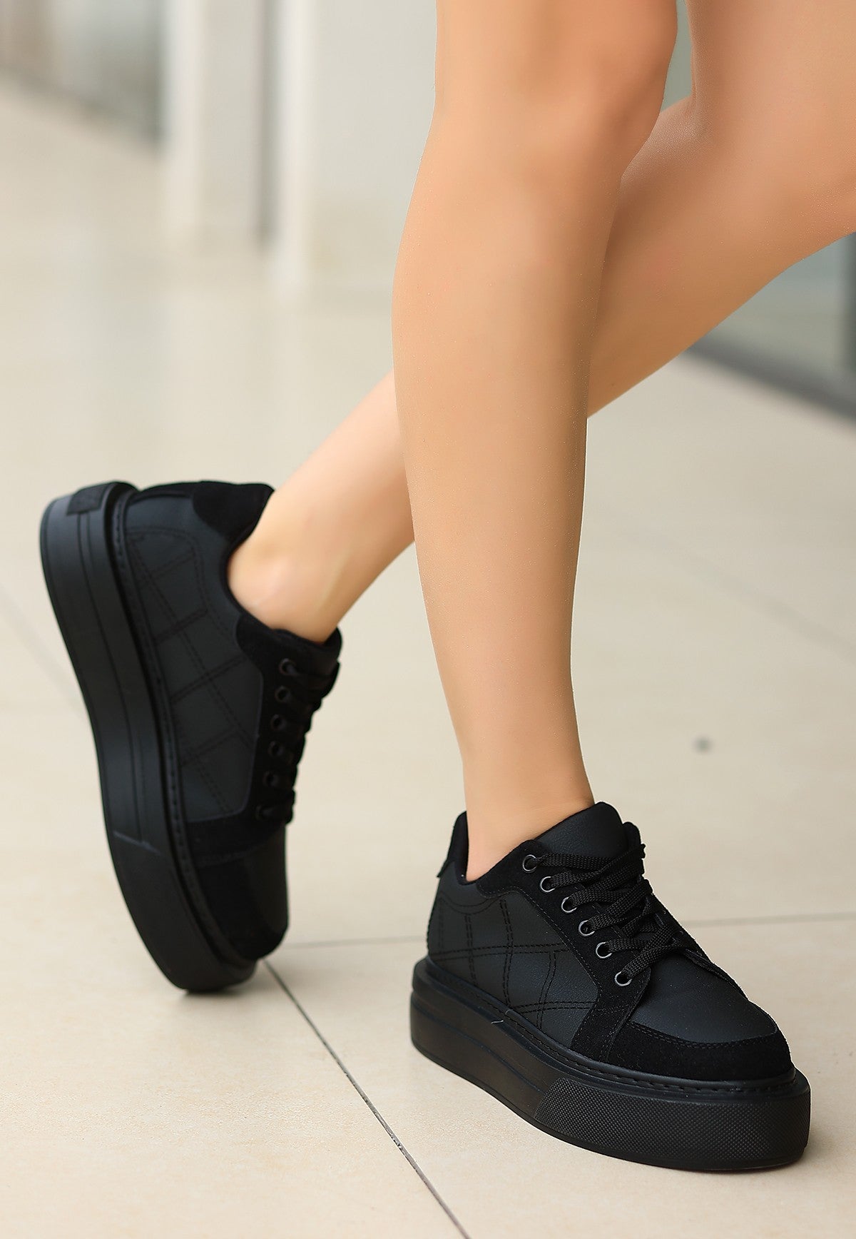 Women's Black Leather Suede Detailed Lace-Up Sports Shoes - STREETMODE™