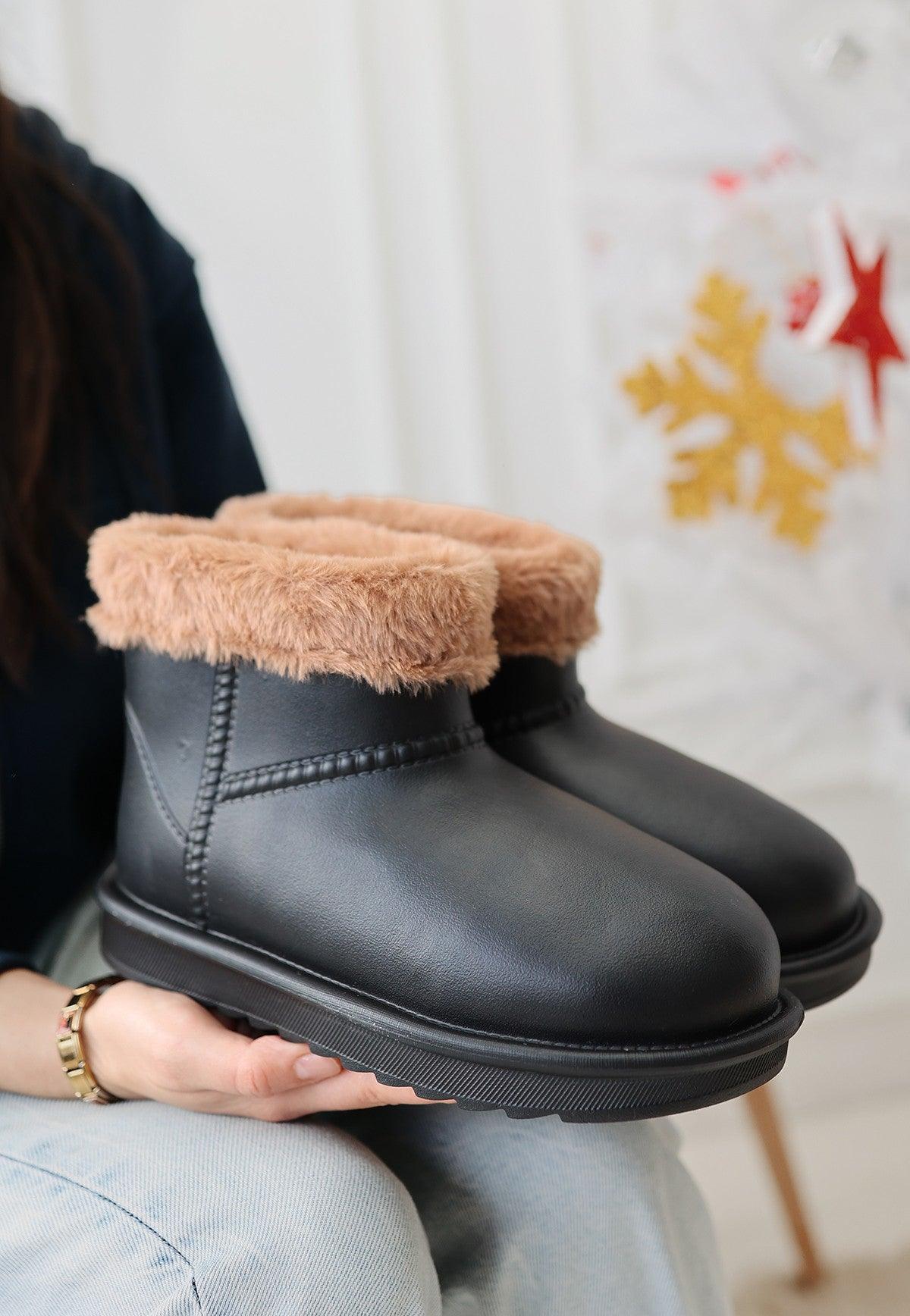 Women's Black Oval Toe Waterproof Fur Lined Boots - STREETMODE™