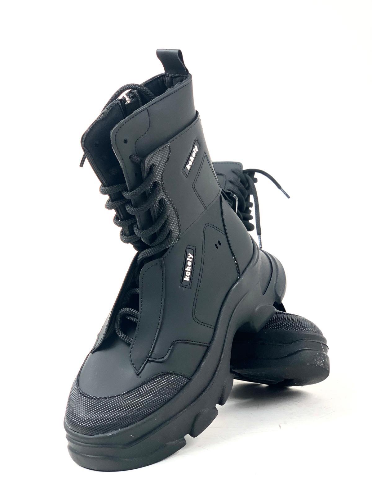 Women's Black Zerv Lace-Up Zippered Winter Boots - STREETMODE™