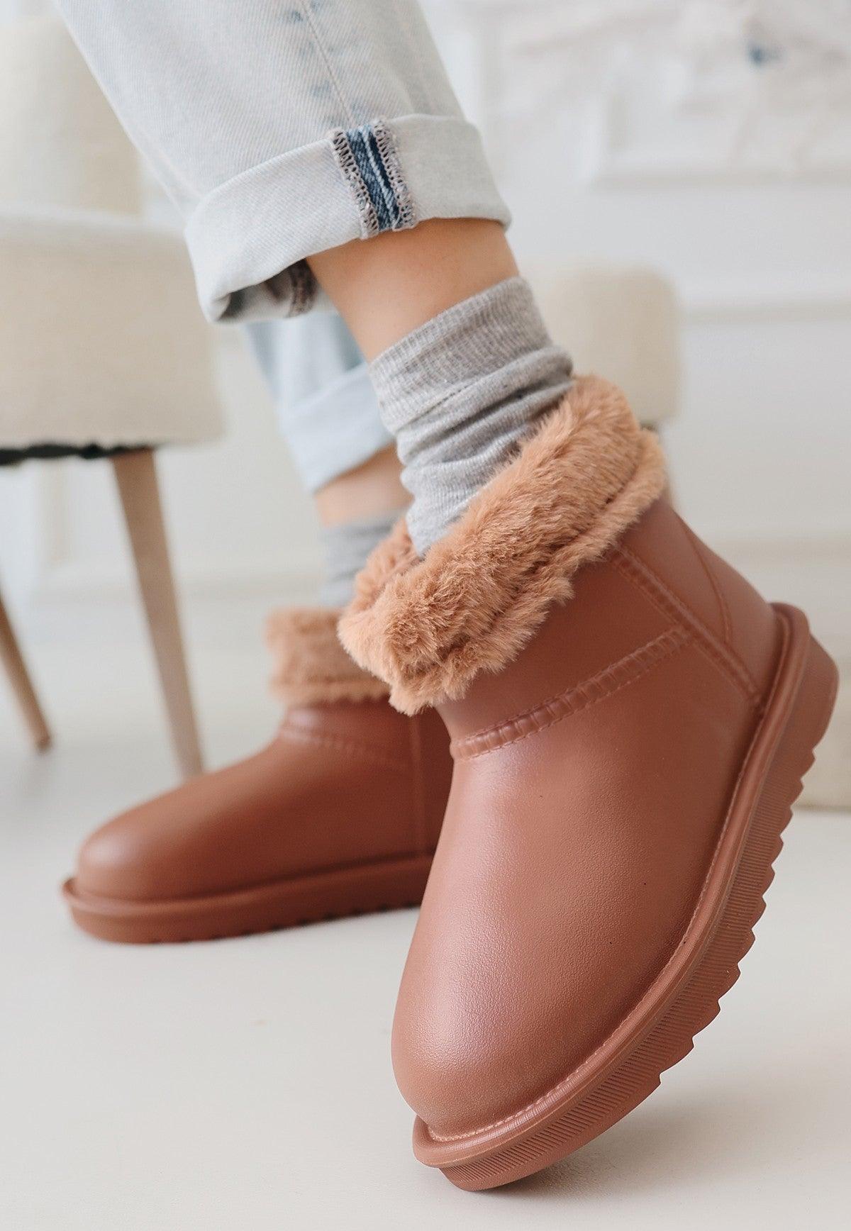 Women's Brown Oval Toe Waterproof Fur Lined Boots - STREETMODE™