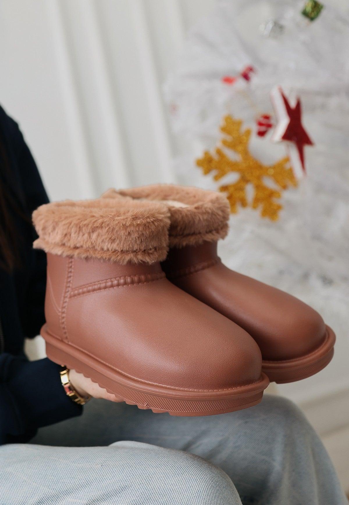 Women's Brown Oval Toe Waterproof Fur Lined Boots - STREETMODE™