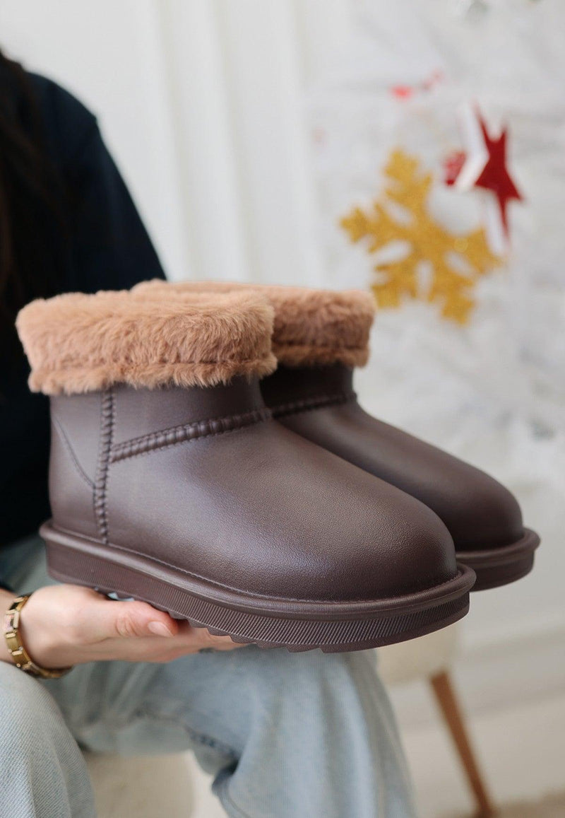 Women's Brown Oval Toe Waterproof Fur Lined Boots - STREETMODE™