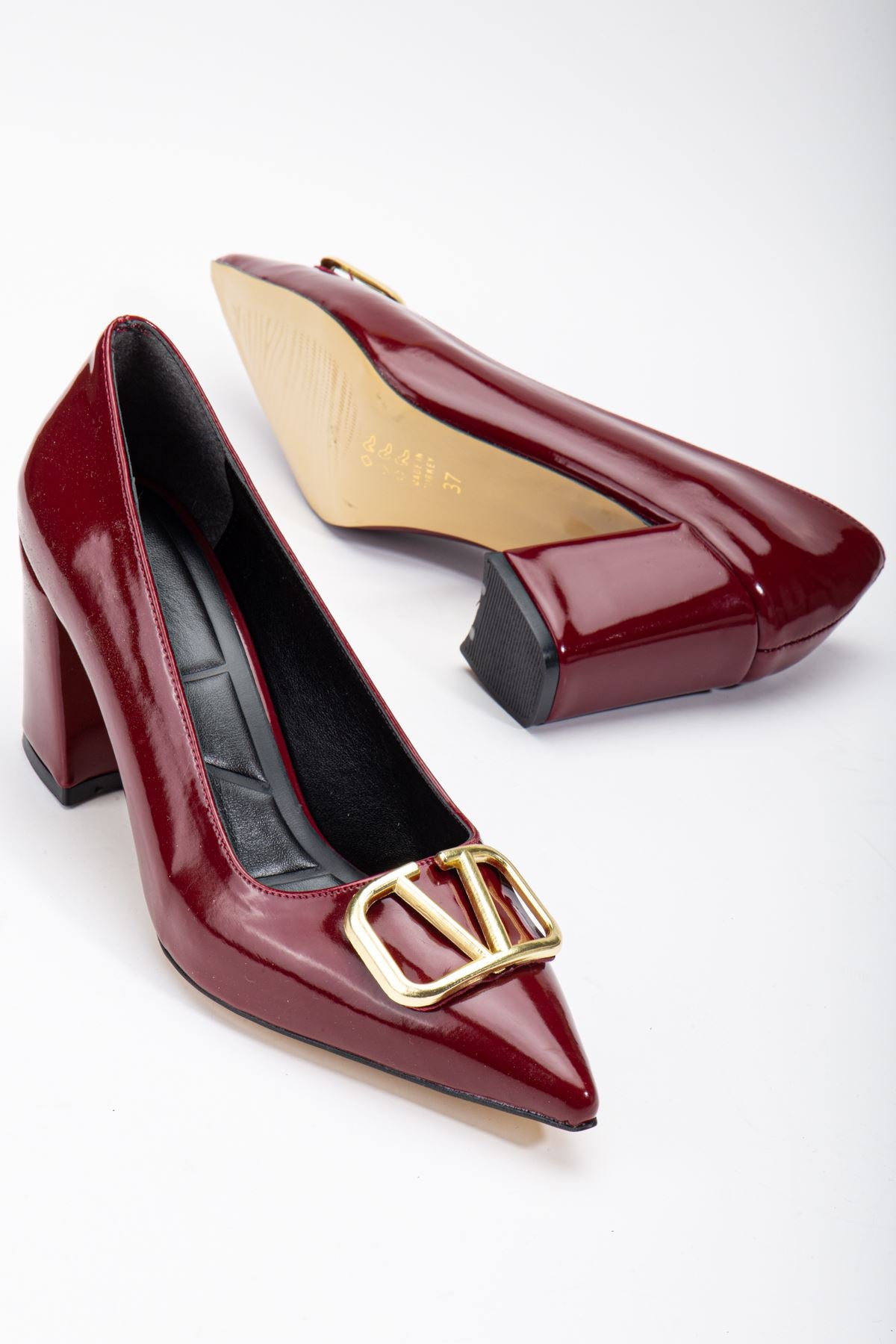 Women's Burgundy Patent Leather Buckle Detailed Thick Heeled Shoes - STREETMODE™