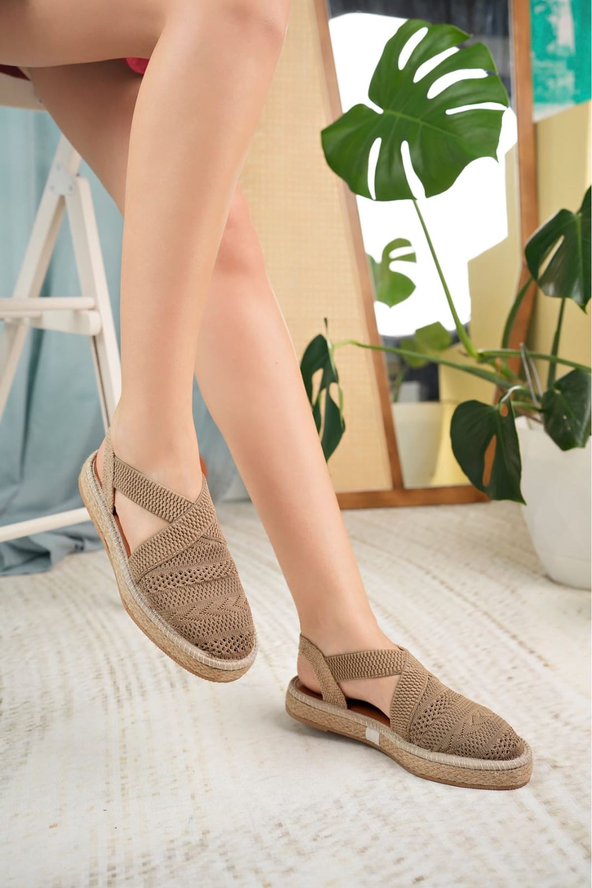 Women's Closed Toe Elastic Knitwear Sandals - STREETMODE™
