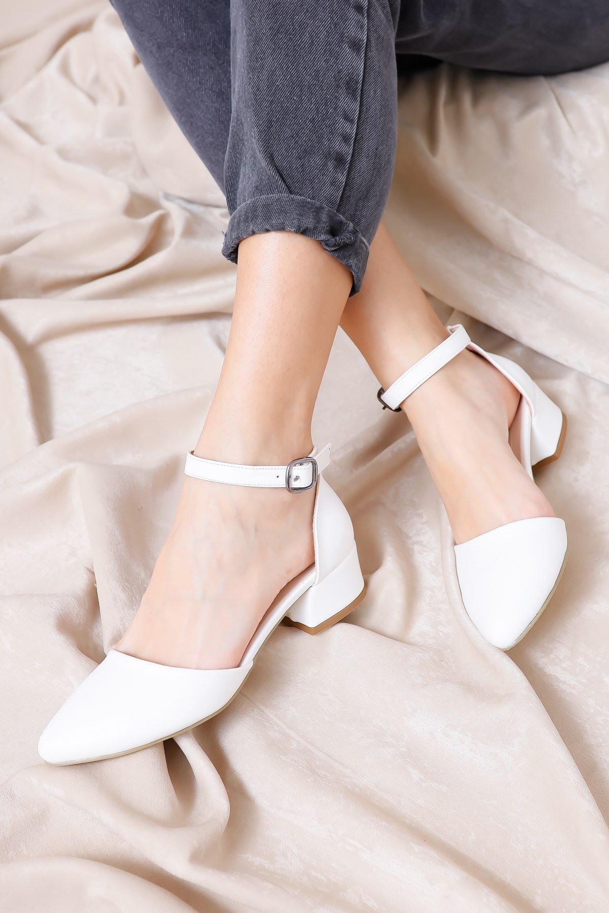 Women's Dary Heels White Skin Shoes - STREETMODE™