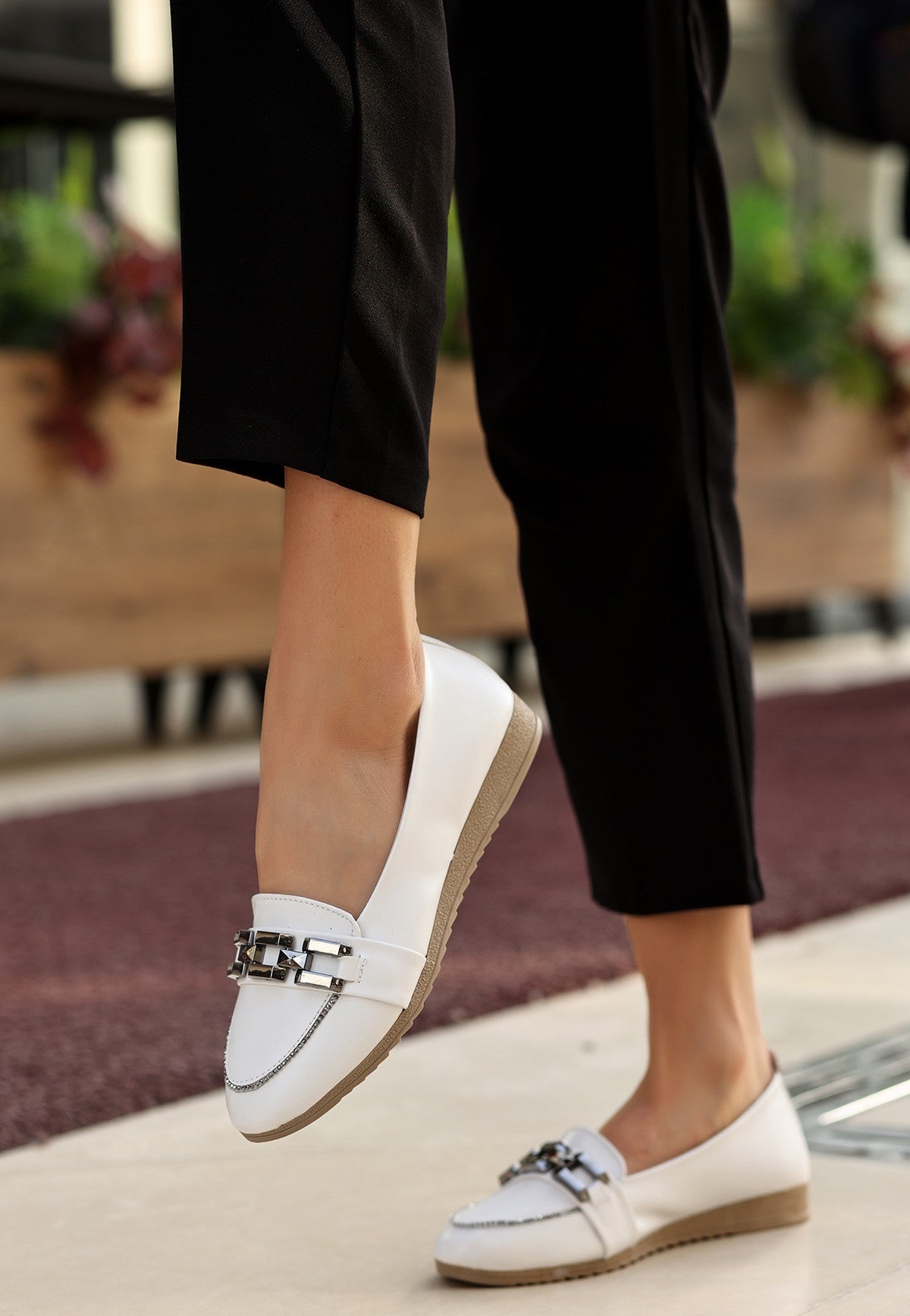 Women's Dois White Skin Flat Shoes - STREETMODE™