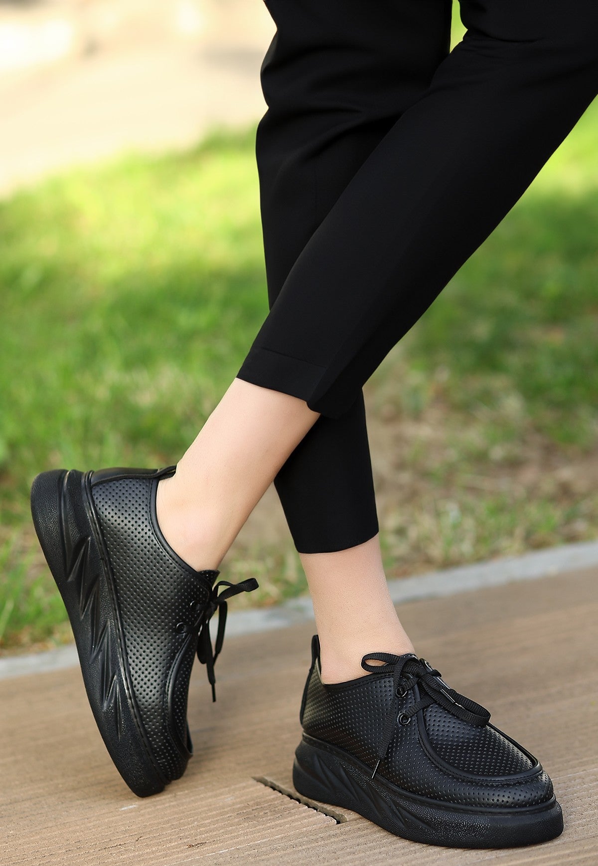 Women's Freya Black Leather Lace-Up Sports Shoes - STREETMODE™