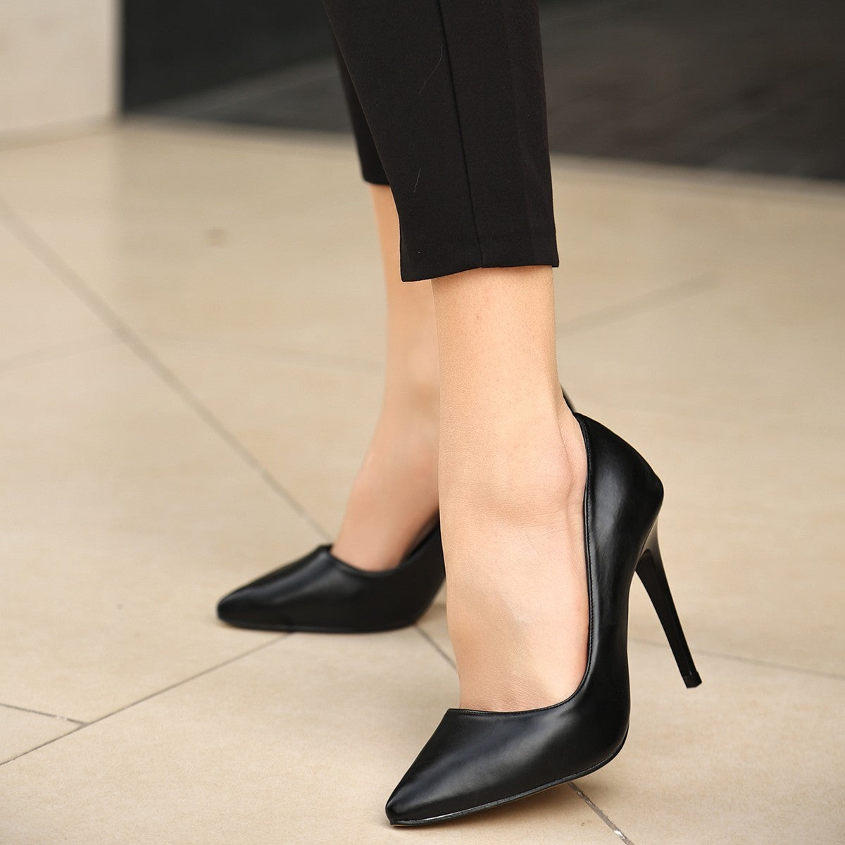 Women's Hillar Black Skin Stiletto Shoes - STREETMODE™