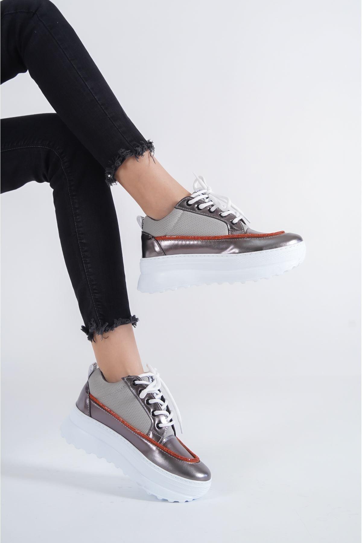 Women's JASMIN Metallic Sneakers Shoes - STREETMODE™