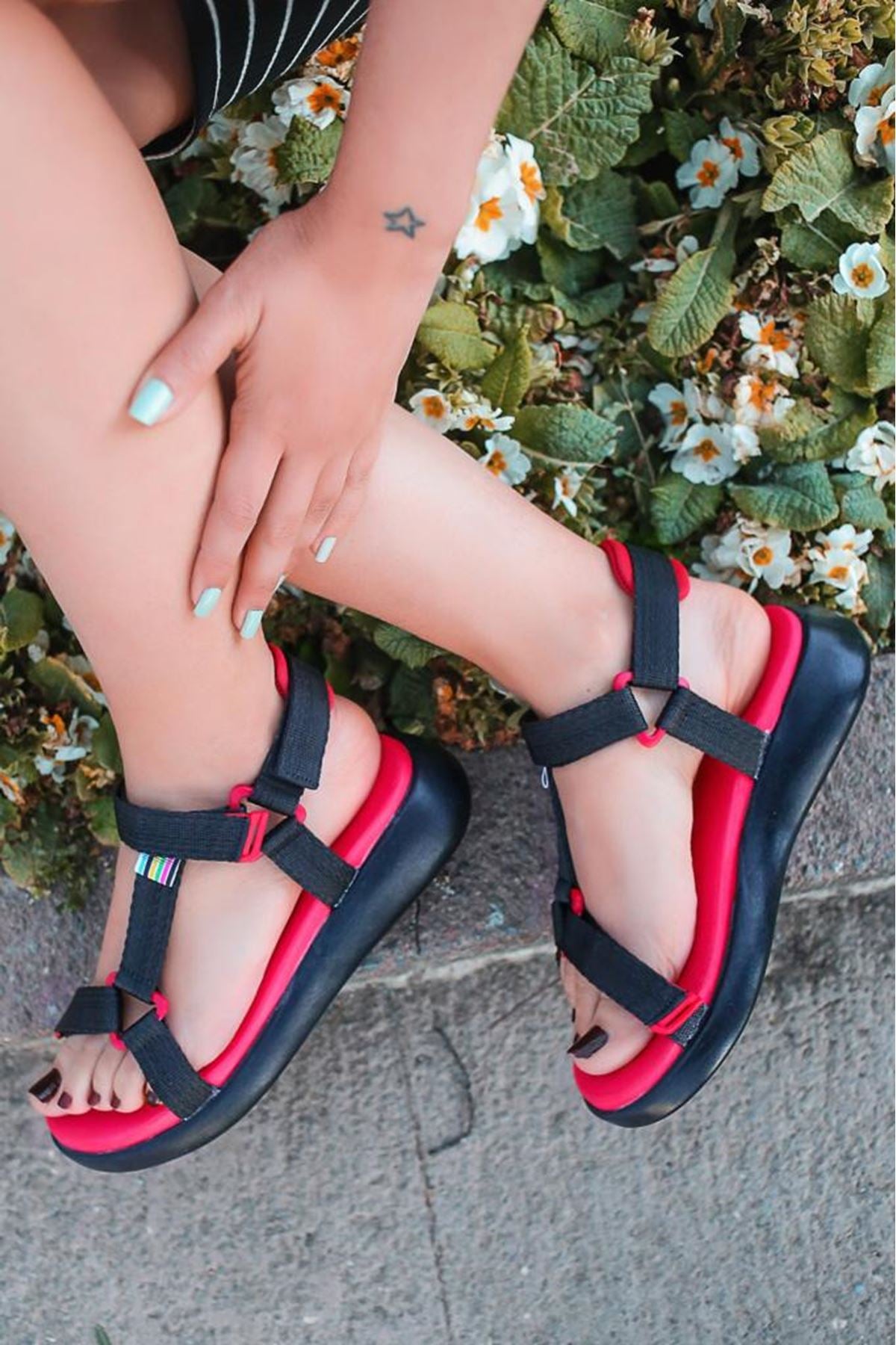 Women's Jeff Black-Red Velcro Sandals - STREETMODE™