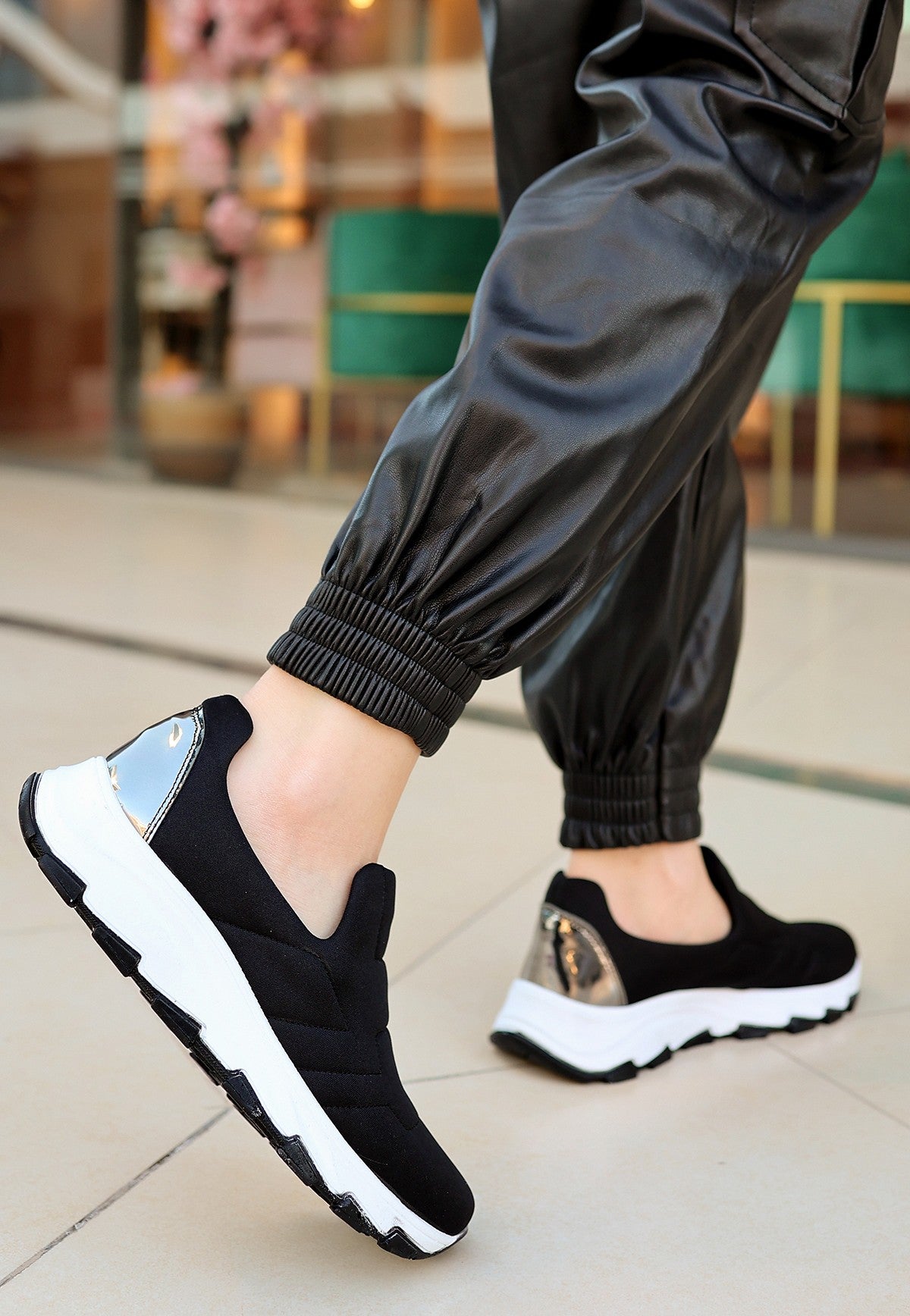 Women's Krista Black Stretch Sports Shoes - STREETMODE™