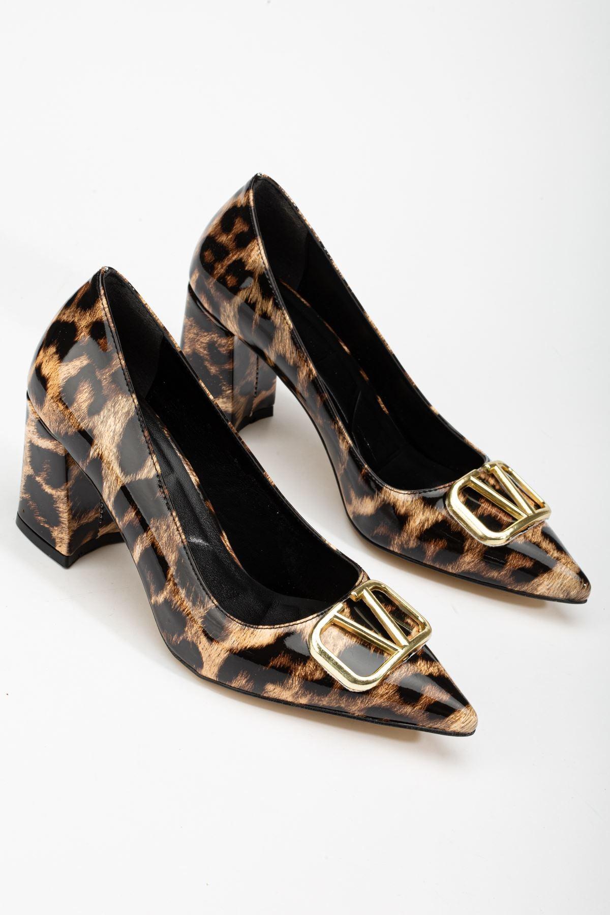 Women's Leopard Patent Leather Buckle Detailed Thick Heel Shoes - STREETMODE™