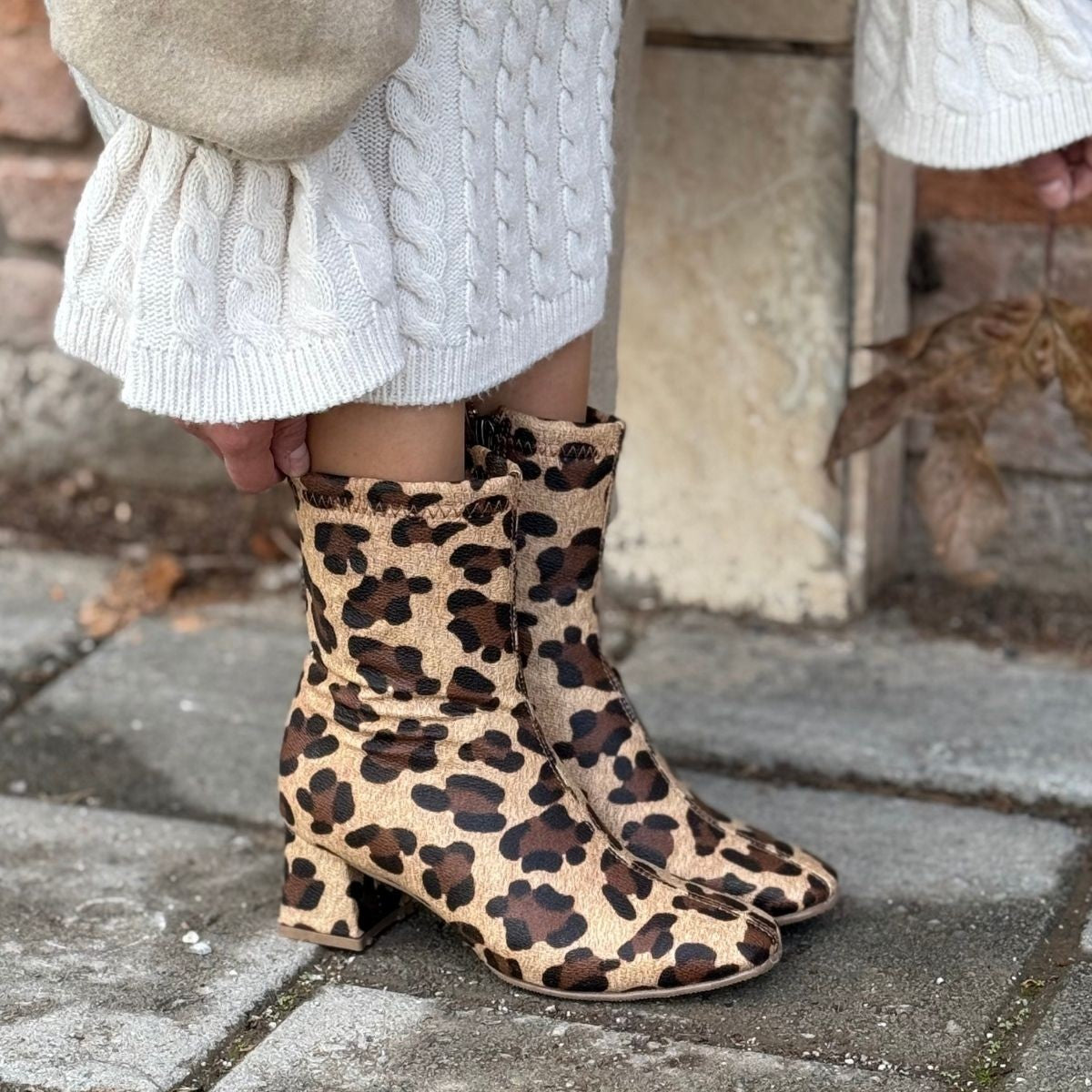 Women's Leopard Skin Stretch Heeled Boots - STREETMODE™