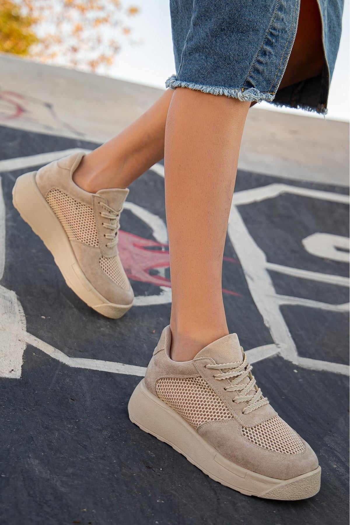 Women's Liam Cream Suede - Mesh Lace-Up Detail Thick Sole Sneakers shoes - STREETMODE™
