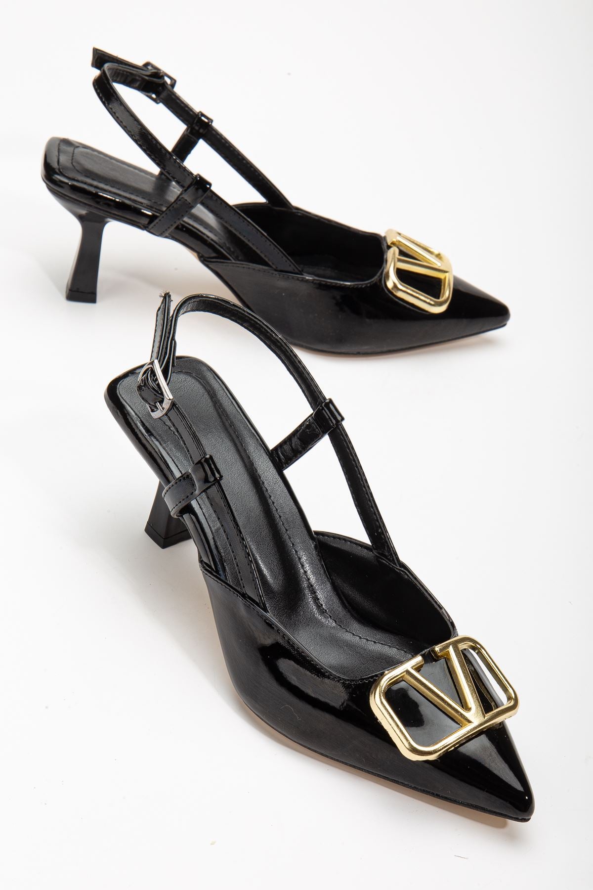 Women's Lianne Black Patent Leather Buckle Detailed Thin Heeled Shoes - STREETMODE™