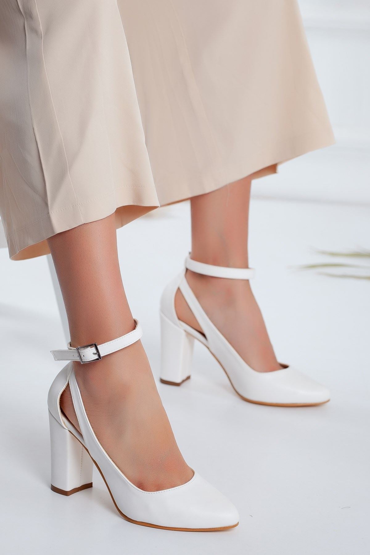 Women's Lillian Heels White Skin Shoes - STREETMODE™