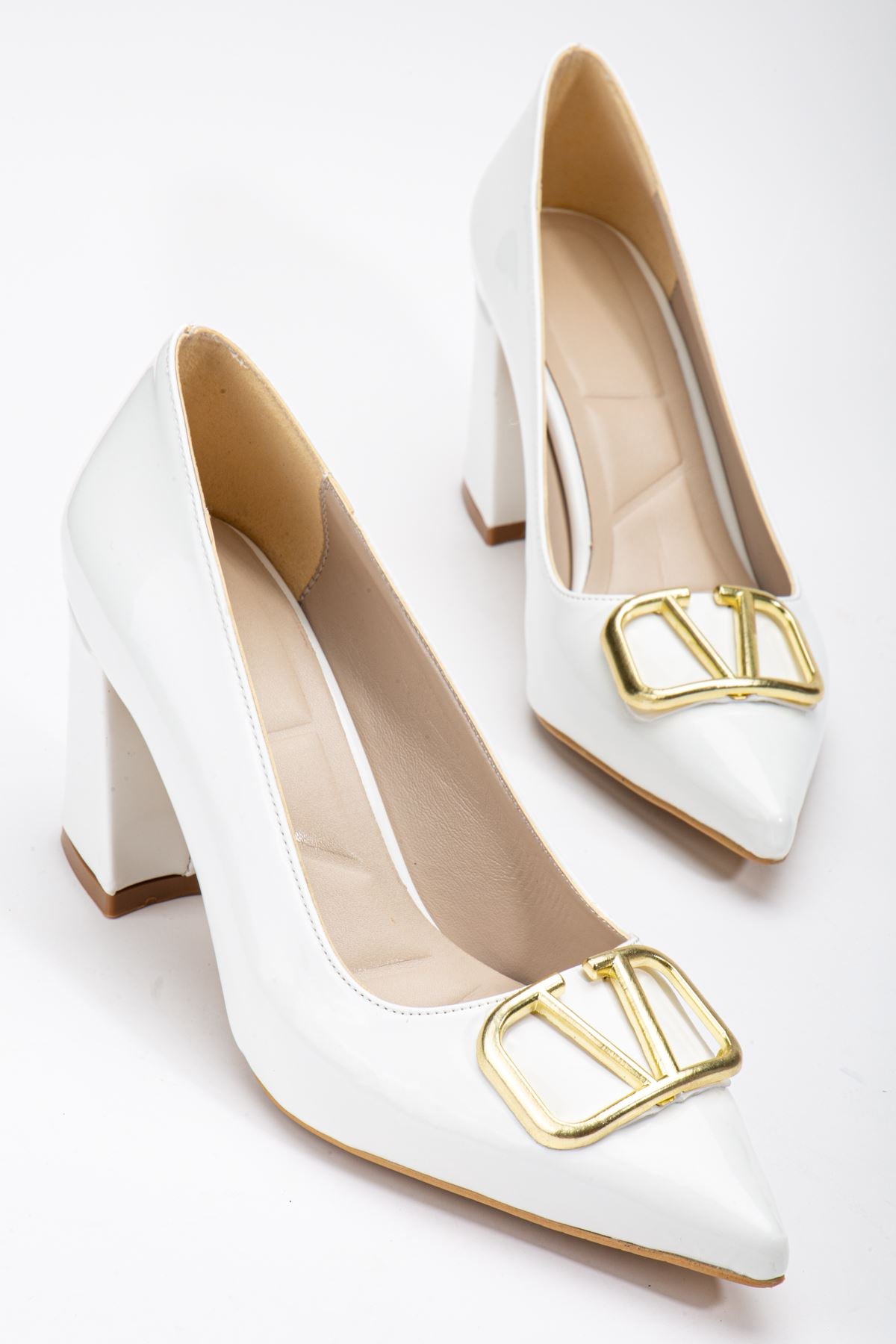 Women's Lisse White Leather Buckle Detailed Thick Heel Shoes - STREETMODE™