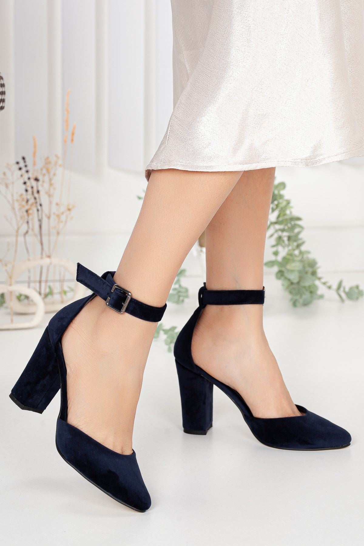 Women's Lole Navy Blue Velvet Heeled Shoes - STREETMODE™