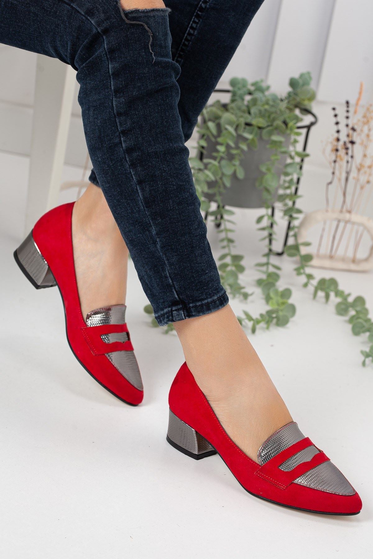 Women's Mia Heeled Red Suede Platinum Detail Shoes - STREETMODE™ DE