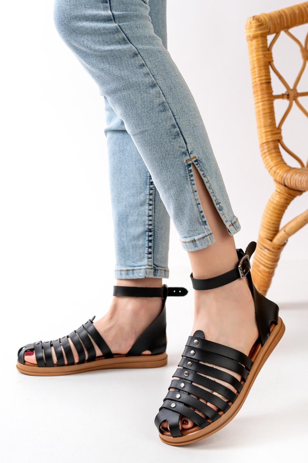 Women's Motali Black Leather Sandals - STREETMODE™