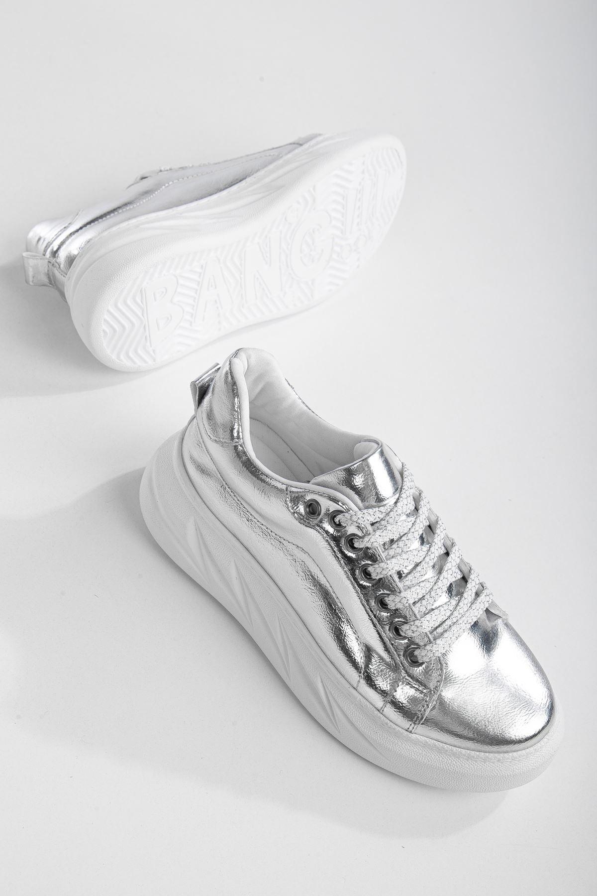 Women's Nerina Silver Skin Thick Sole Shiny Detailed Sneakers - STREETMODE™