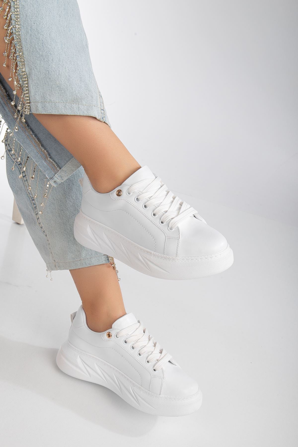 Women's Nerina White Skin Thick Sole Detailed Sneakers - STREETMODE™