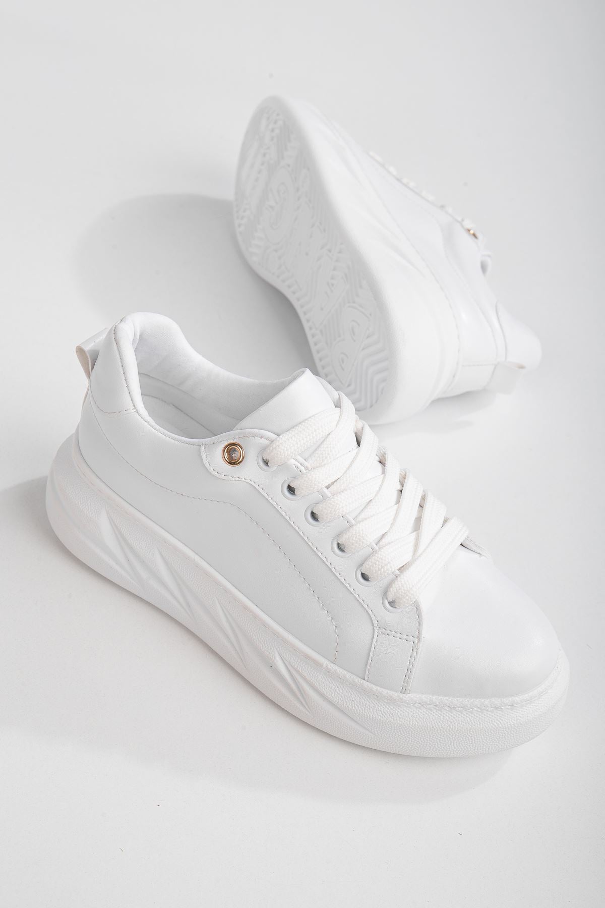 Women's Nerina White Skin Thick Sole Detailed Sneakers - STREETMODE™