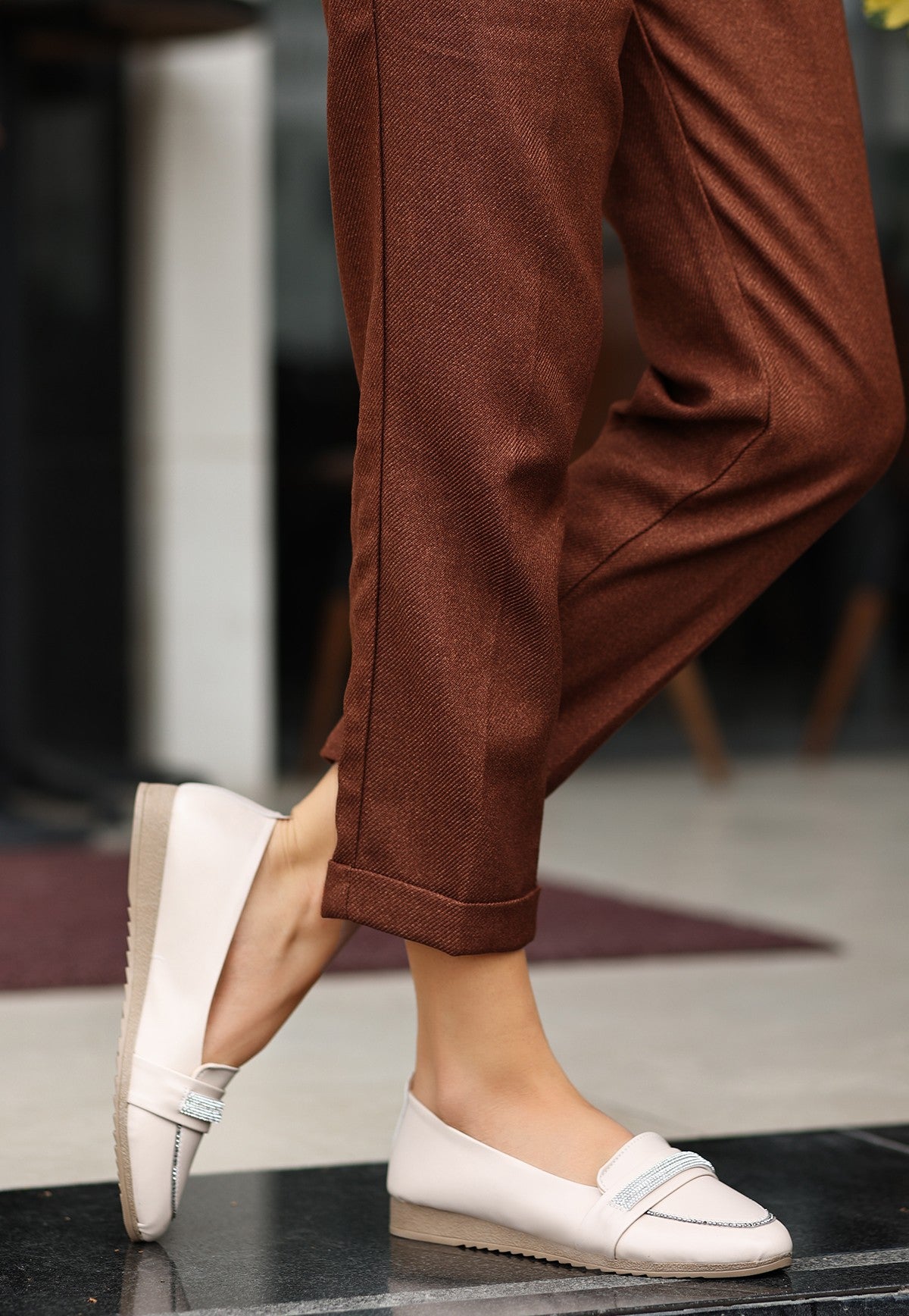 Women's Senda Beige Skin Flat Shoes - STREETMODE™