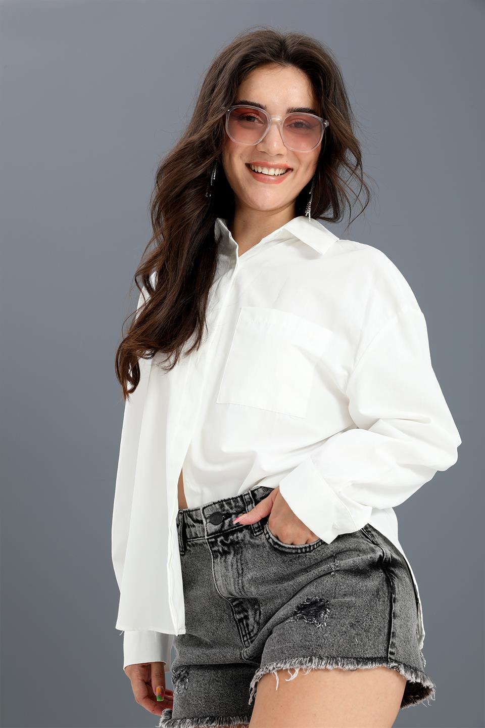 Women's Shirt with Pocket Chain Detail - White - STREETMODE™