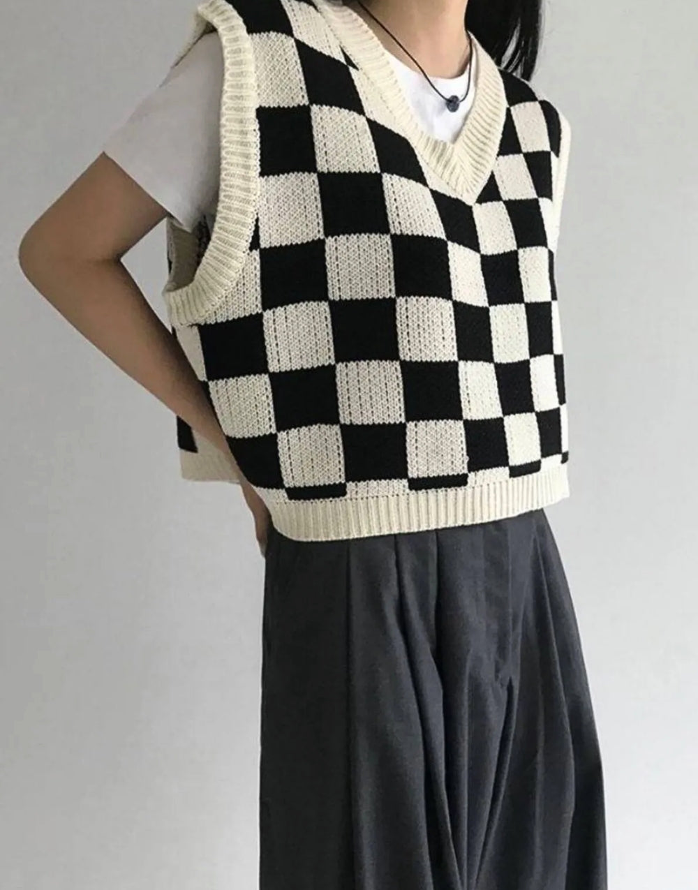 Women's Square Patterned V Neck Sweater - STREETMODE™