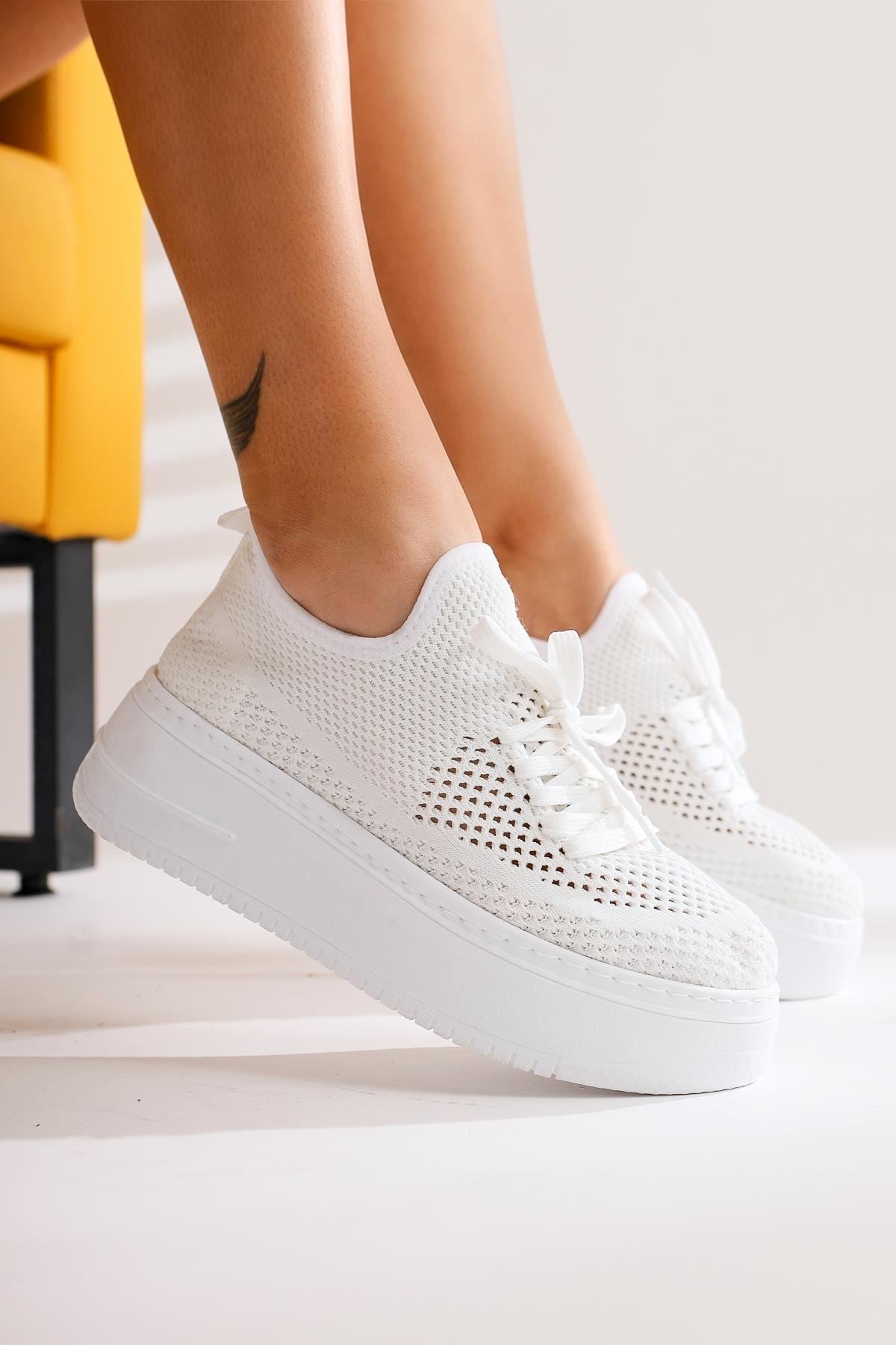 Women's White Knitwear Stretch Thick Soled Sports Shoes - STREETMODE™