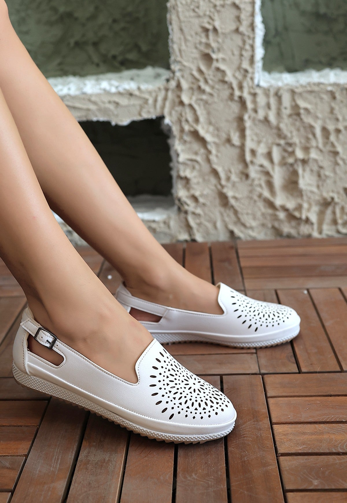 Women's White Leather Ballerina Shoes - STREETMODE™