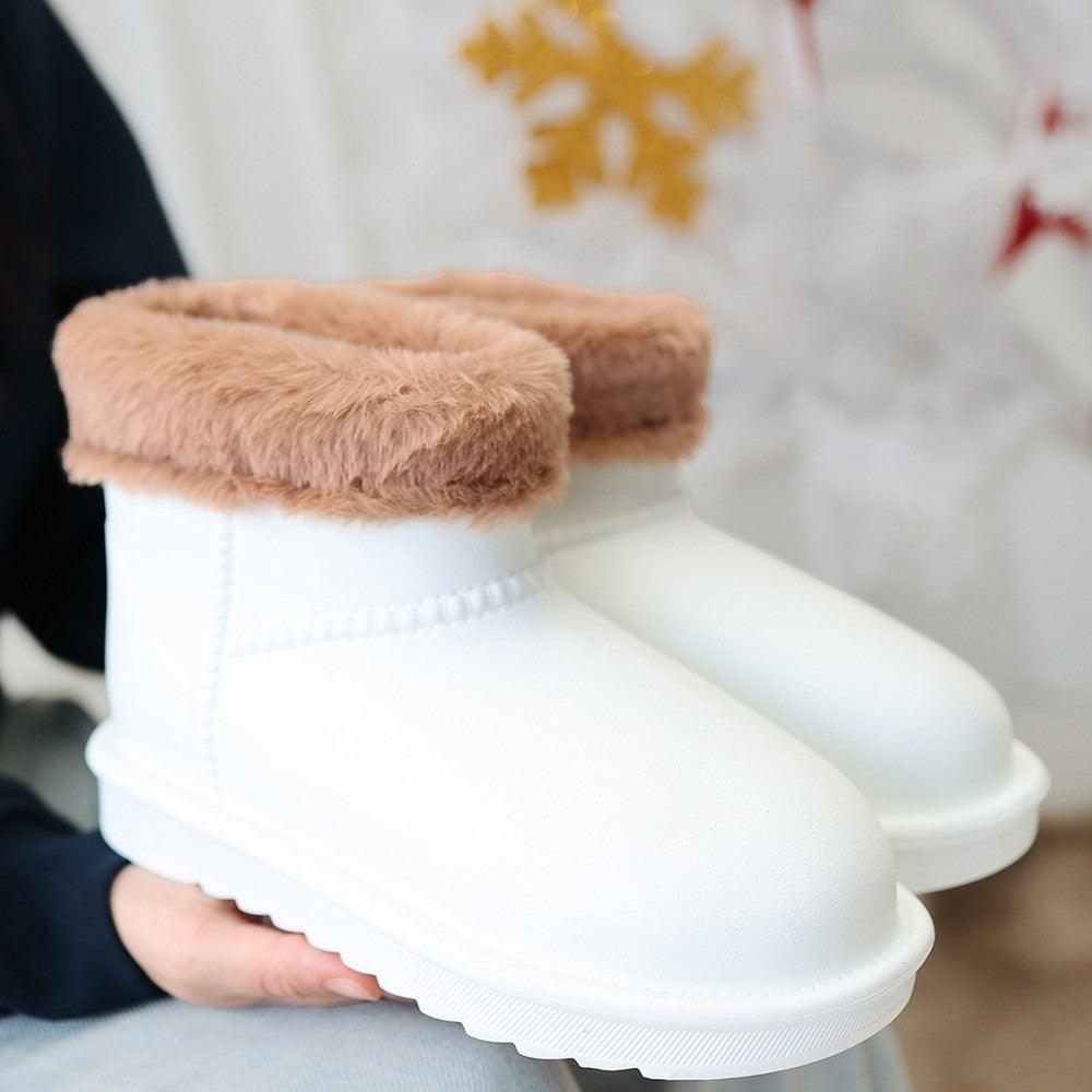 Women's White Oval Toe Waterproof Fur Lined Boots - STREETMODE™