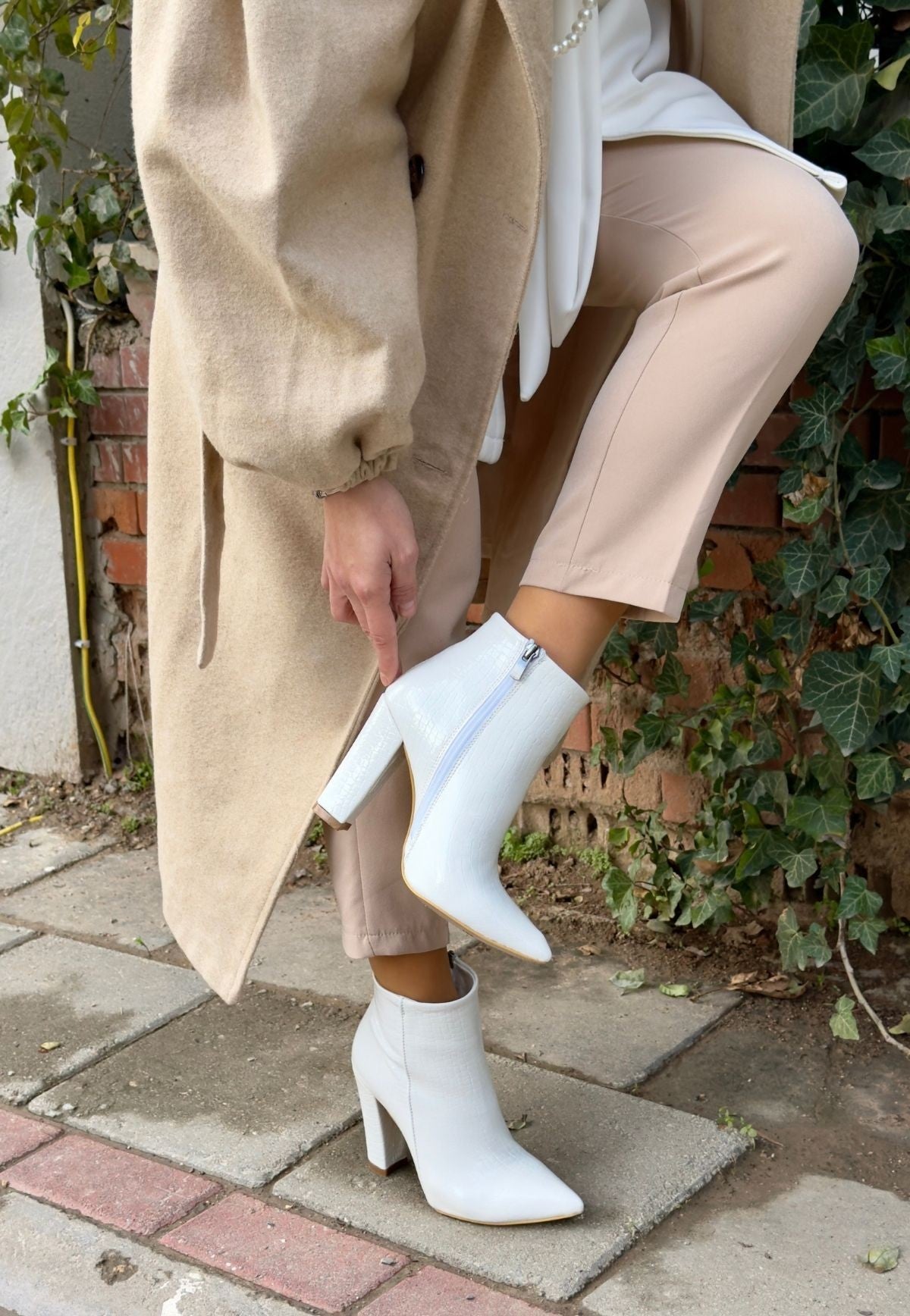 Women's White Patent Leather Patterned Heeled Boots - STREETMODE™