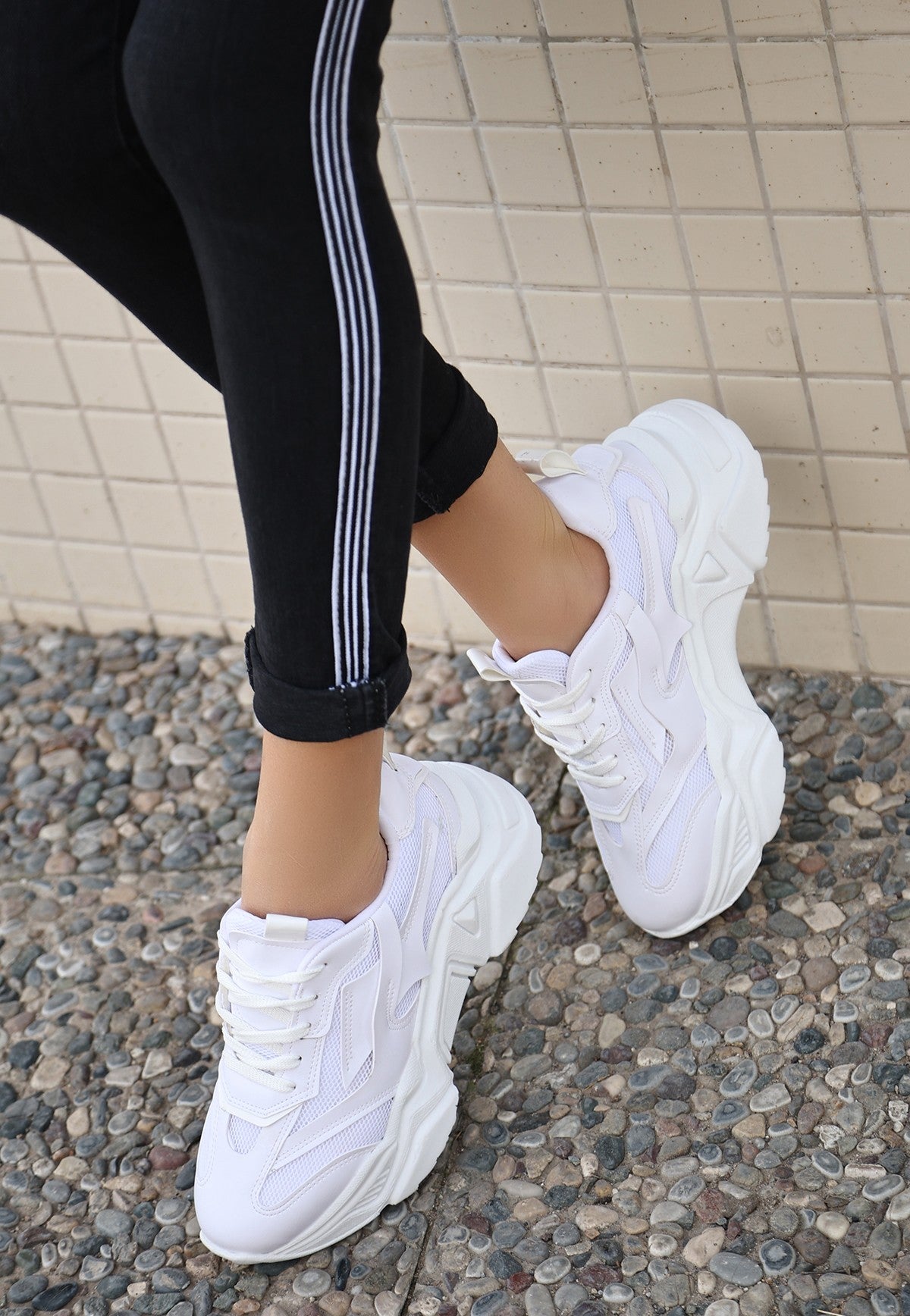 Women's White Skin Lace-Up Sports Shoes - STREETMODE™