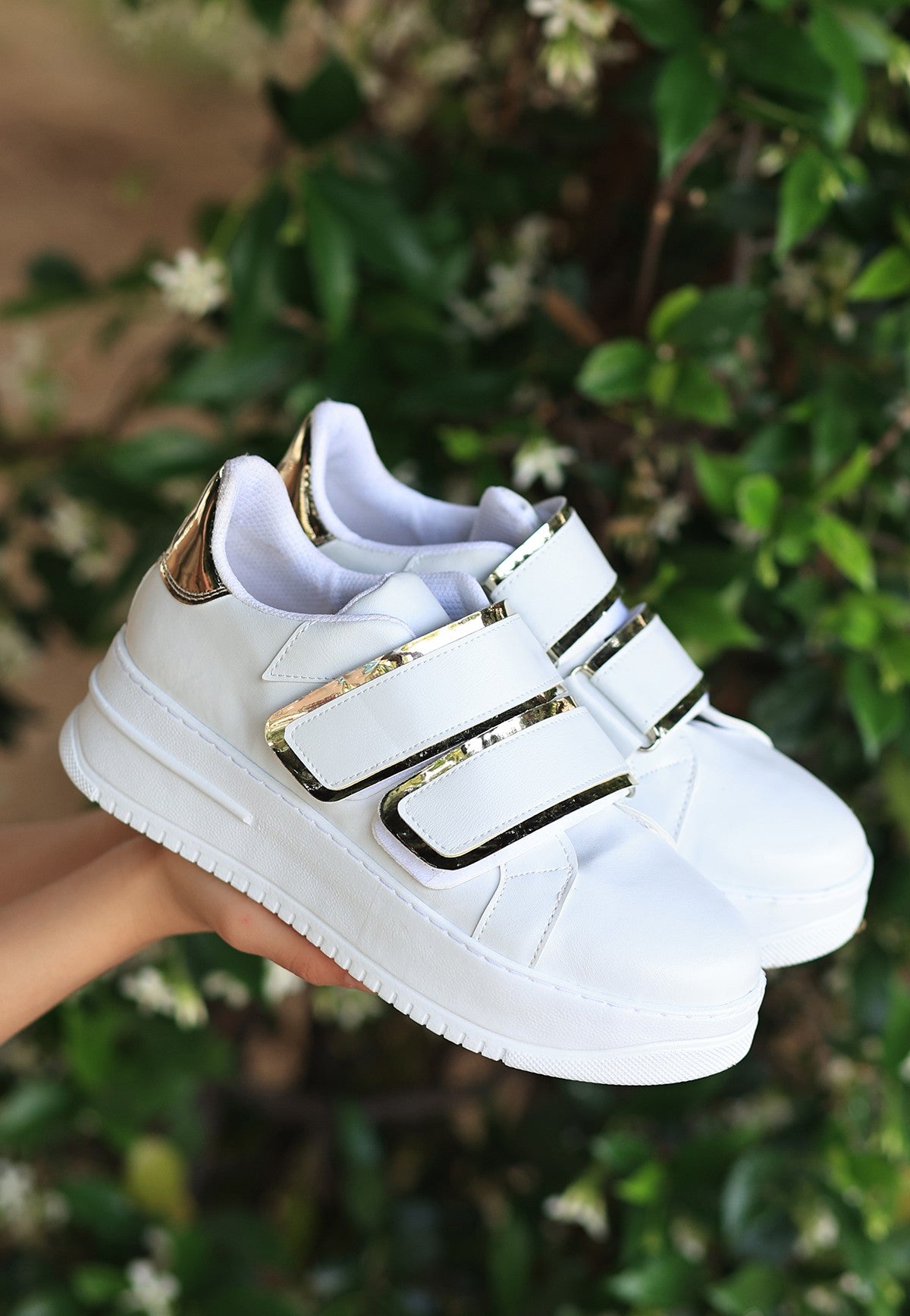 Women's White Skin Silver Detailed Sports Shoes - STREETMODE™