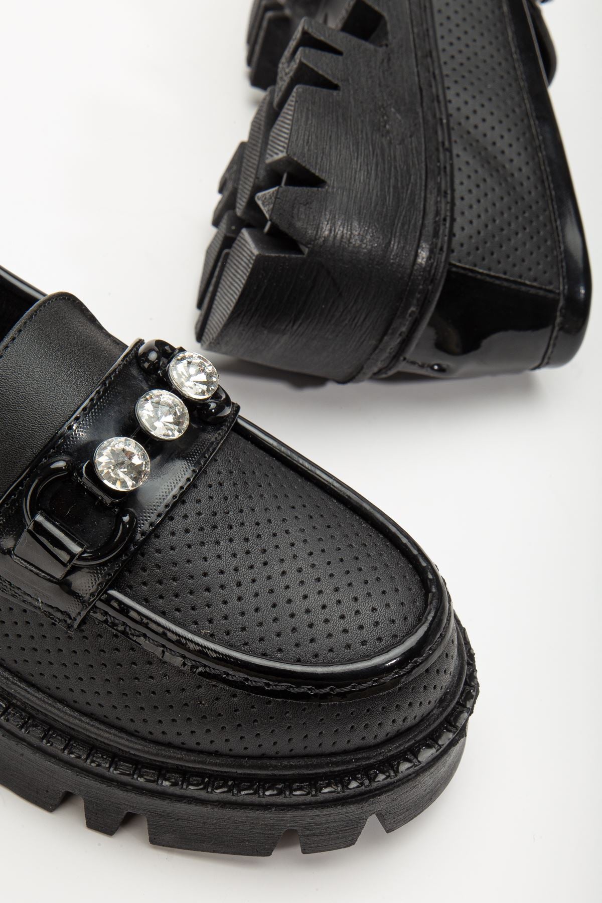 Women's Yesenia Black Diamond Detailed Buckle Oxford Shoes - STREETMODE™