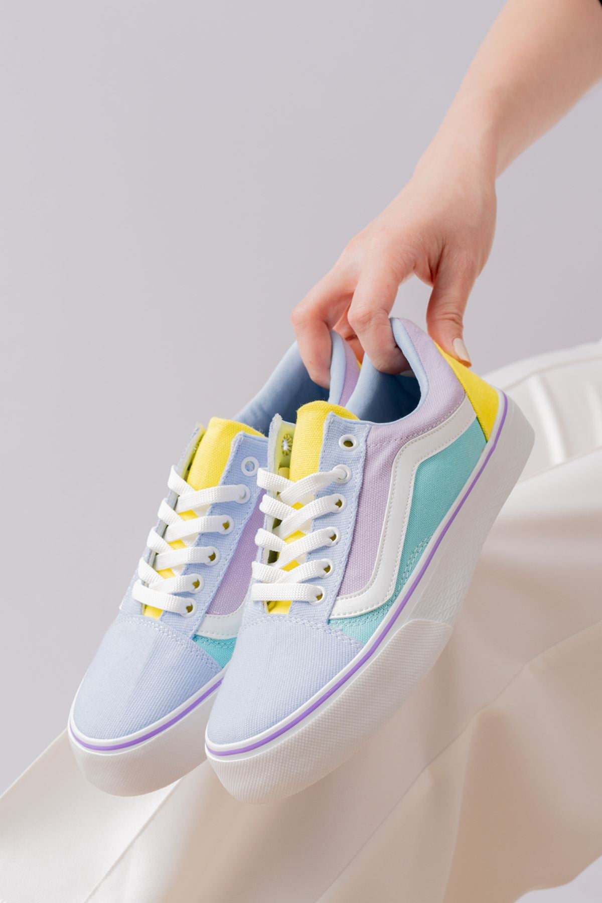 Women's Yukie Colorful Sneakers Sports Shoes - STREETMODE™